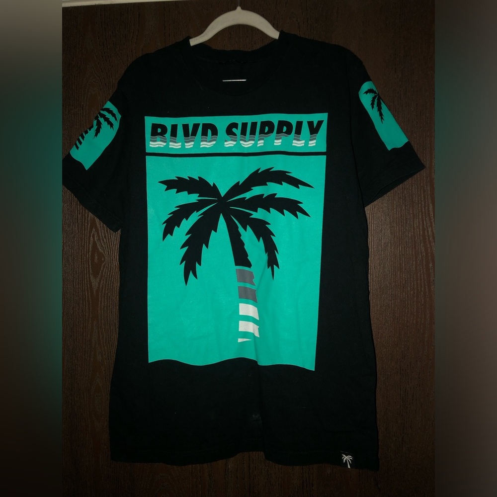 Blvd Supply graphic tee size M
